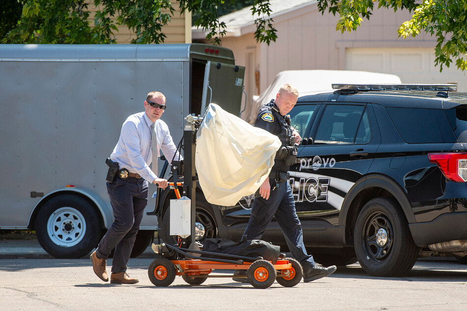 Strafverfolgungsbehörden untersuchen das Haus des Mannes in Provo, Utah.