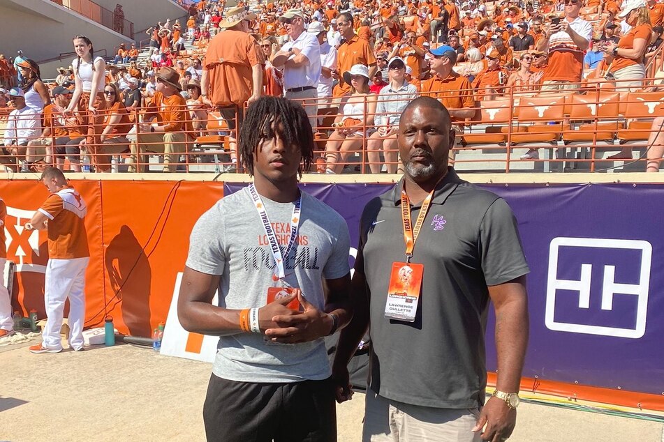 Top-ranked edge Derion Gullette becomes the Texas Longhorns' 13th four-star player of the 2023 recruiting class.