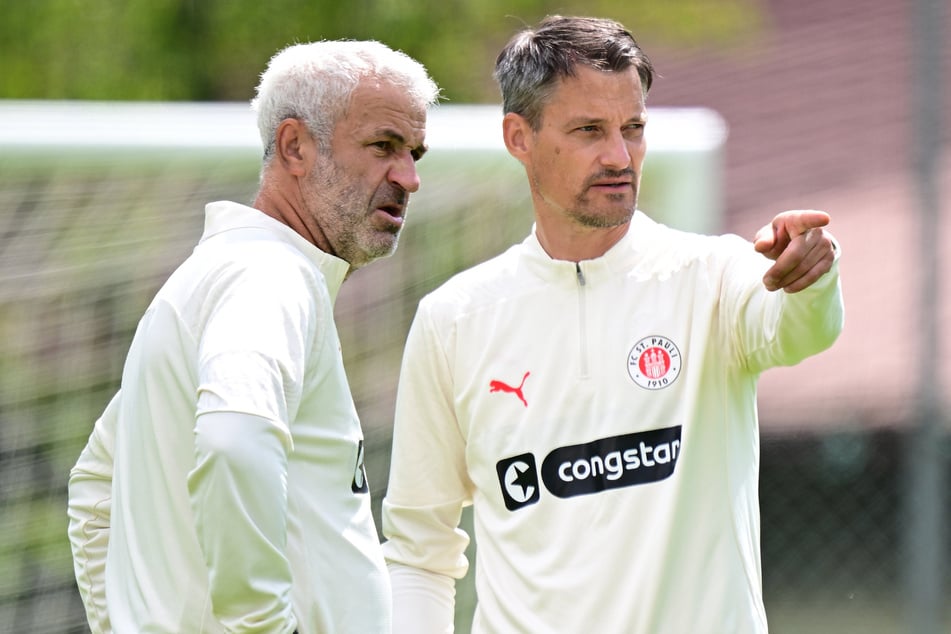 St.-Pauli-Chefcoach Alexander Blessin (51, r.) und sein Co-Trainer Peter Nemeth (52).