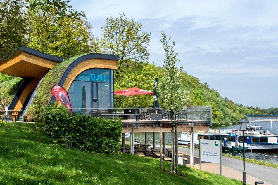 Ab 11 Uhr starten Rundfahrten auf der Talsperre Pöhl.