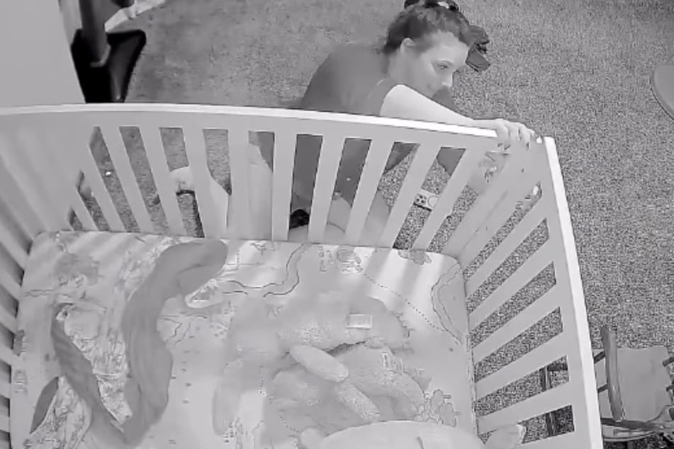 Traurig: Mikayla Pierce baute das Gitter nach dieser Nacht wieder an. Ihr Sohn ist nun wieder "gefangen".