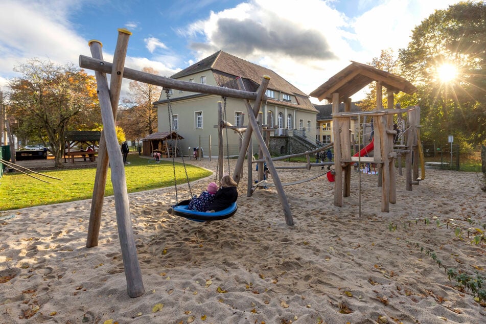 Der Spielplatz vom Kinderhaus "Am Auewald" in Guttau. In der Einrichtung werden Krippen-, Kindergarten- und Hortkinder betreut.