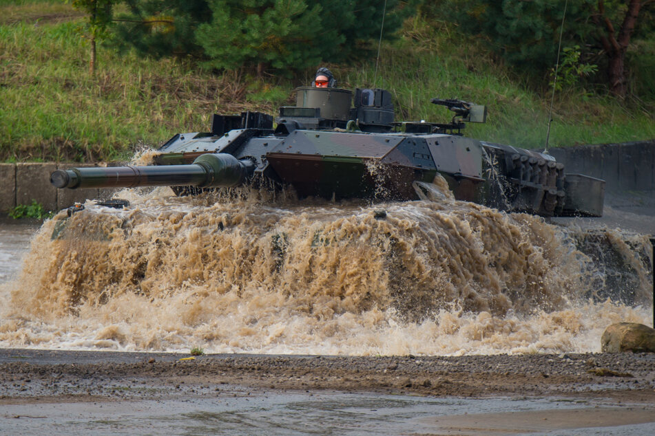 Im ersten Lieferschritt will Deutschland der Ukraine 14 Leopard-Kampfpanzer überlassen.