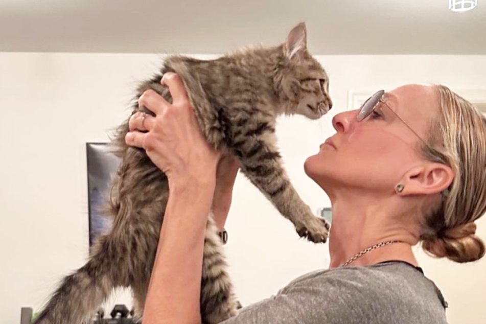 Sarah Jessica Parker adopts the cat from her show – and reveals his off-screen name