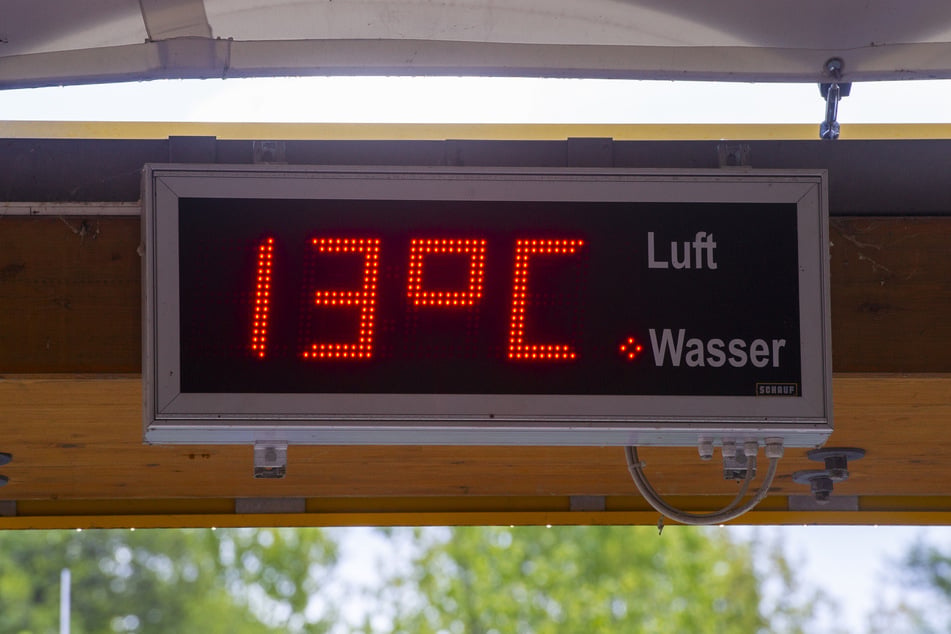 Mit einer Wassertemperatur von 13 Grad wurde am Donnerstag um 10 Uhr das Gablenzer Freibad eröffnet.