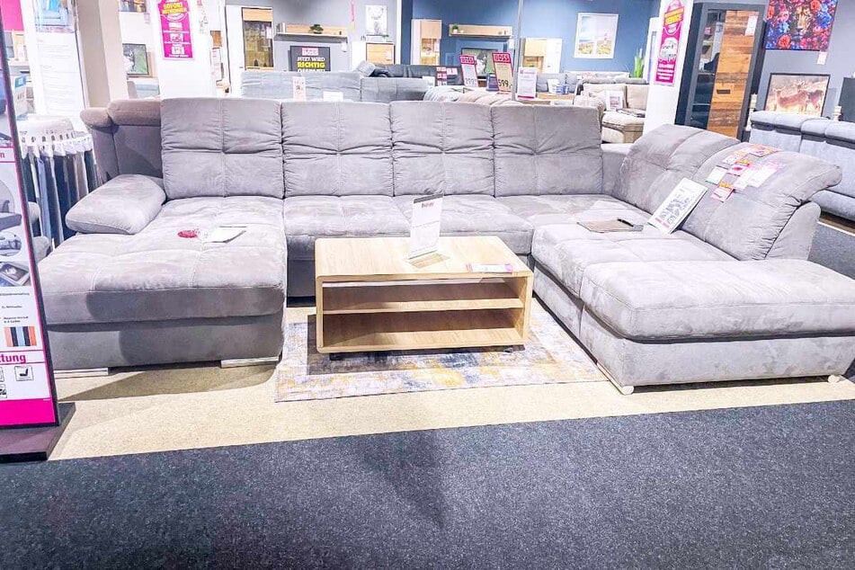 Gemütliche Wohnlandschaft ist bei Möbel Boss gerade so günstig wie nie