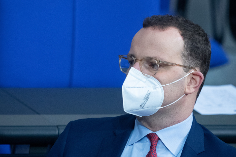 Bundesgesundheitsminister Jens Spahn dringt in Nürnberg auf weitere Corona-Beschränkungen. (Archiv)