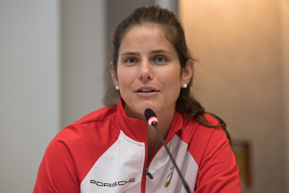 11. Juli, Berlin: Julia Görges, Tennisprofi, nimmt an einer Pressekonferenz anlässlich der Einladungsturniere im Steffi-Graf-Stadion und in einem Hangar des ehemaligen Flughafens Tempelhof teil.