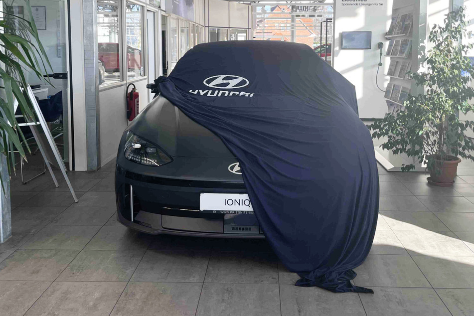Ihr wollt wissen, wie der neue HYUNDAI IONIQ 6 aussieht? Dann stattet dem Autohaus in Stendal einen Besuch ab.