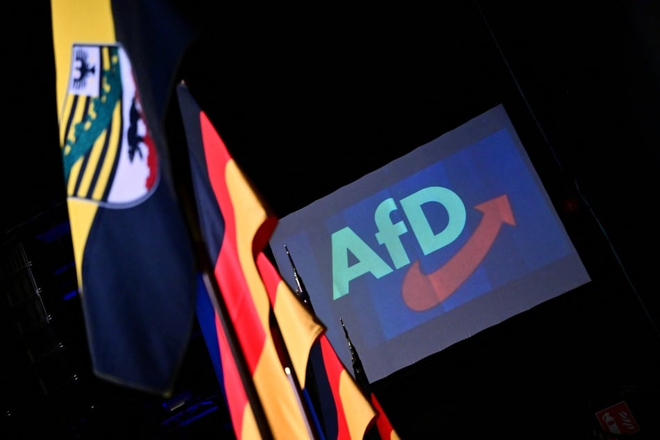 Anlass war, dass in Sachsen-Anhalt erstmals seit 1945 mit der AfD wieder eine rechtsextreme Partei die Regierung übernehmen könnte.