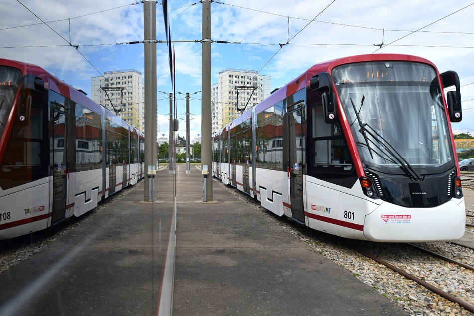 Erfurt: Straßenbahn und Bus offenbar mit Stahlkugeln beschossen