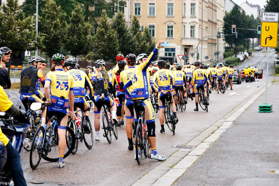 "European Peace Ride" in Chemnitz mit 85 Radfahrern gestartet