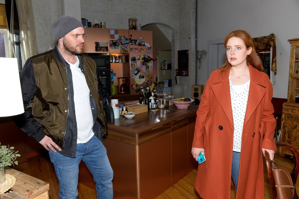 Eriks Rettungsaktion bringt ihn und Toni wieder näher zusammen.