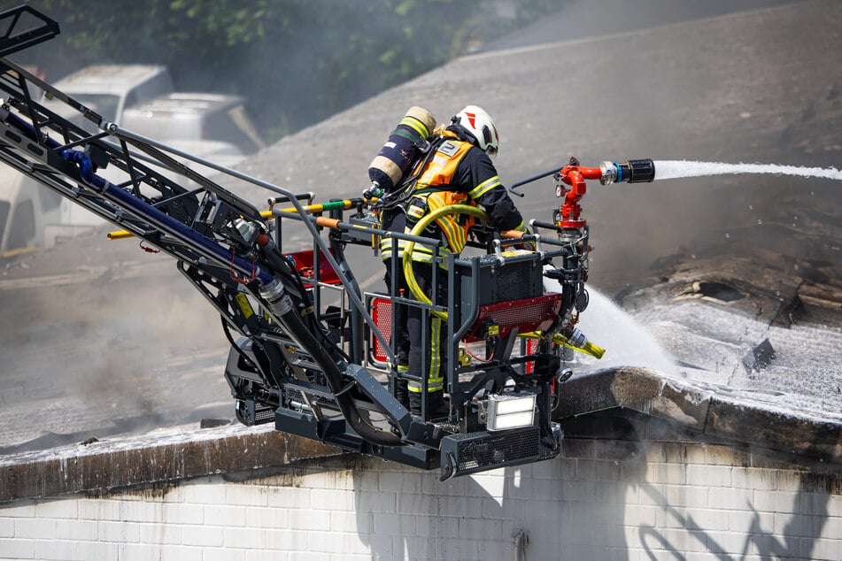 Die Feuerwehrkräfte hatten am Donnerstagvormittag in Darmstadt alle Hände voll zu tun.