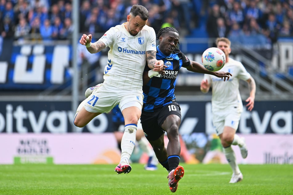 Kennedy Okpala (21, r.) soll künftig für Durchschlagskraft in der Dynamo-Offensive sorgen.