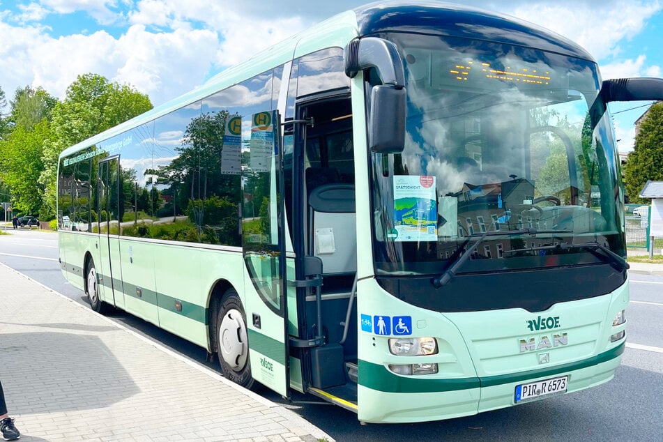 Einsteigen und los geht's mit dem Bus zu den Betrieben in der Region Sächsische Schweiz-Osterzgebirge.