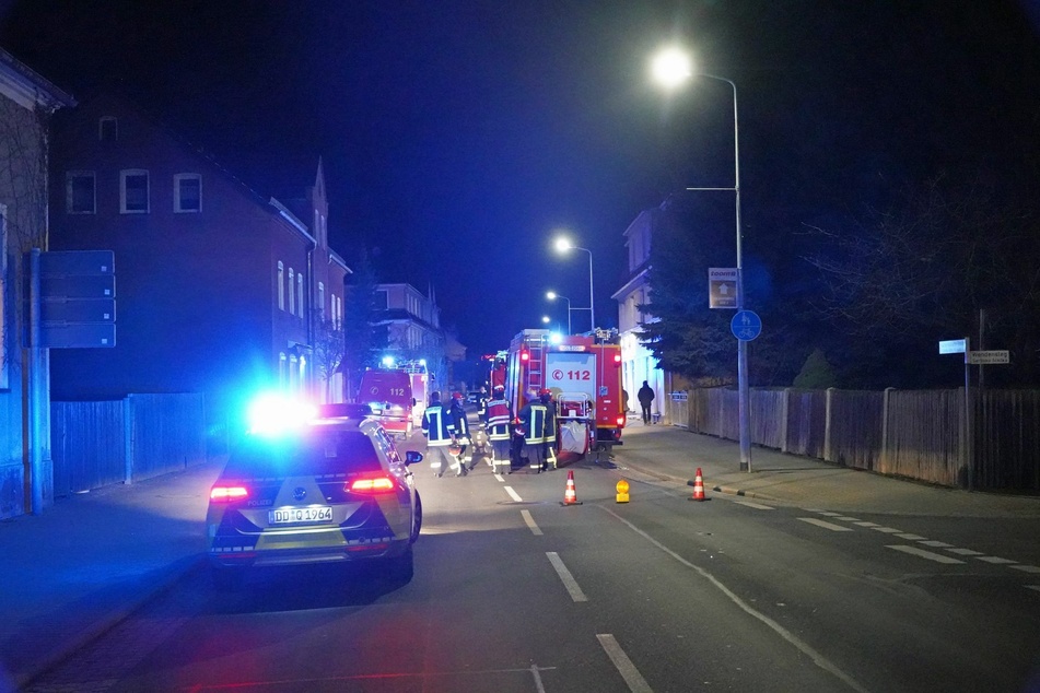 Die Polizei und die Feuerwehr auf der Käthe-Kollwitz-Straße.