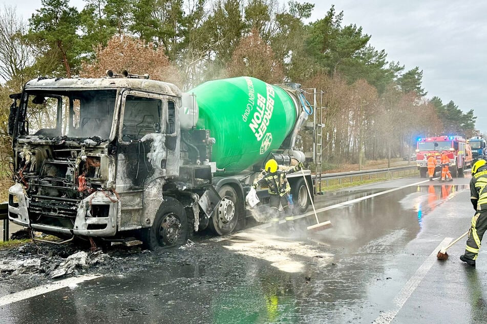 Die Feuerwehr war über Stunden im Einsatz.