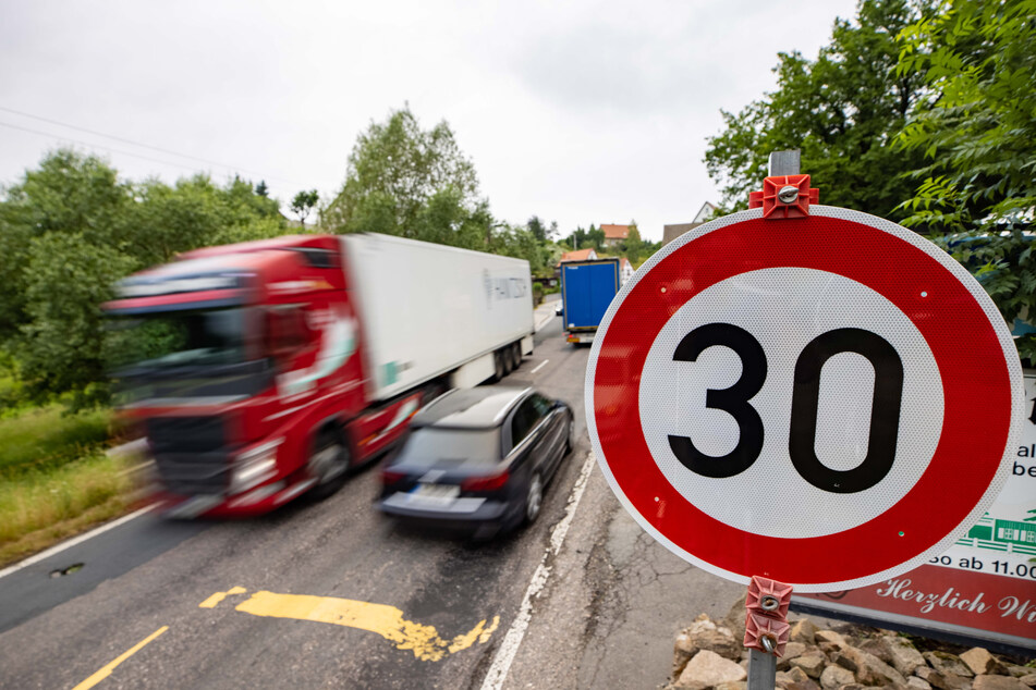Die Lage ist ernst: Die Orte an der S 36 leiden unter dem Ausweichverkehr von A4 und A14. Aber der Protest dagegen bekommt immer mehr Aufmerksamkeit.