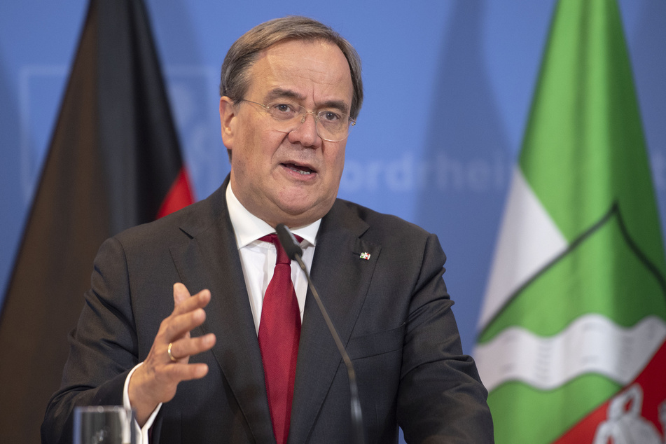 NRW-Ministerpräsident Laschet (59, CDU) informiert über die Beratungen der Ministerpräsidenten der Länder mit der Bundeskanzlerin zum weiteren Vorgehen in der Corona-Pandemie.