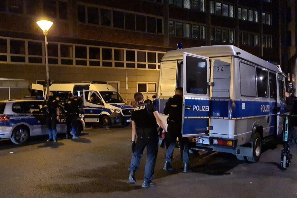 Die Polizei war mit einem Großaufgebot vor Ort.