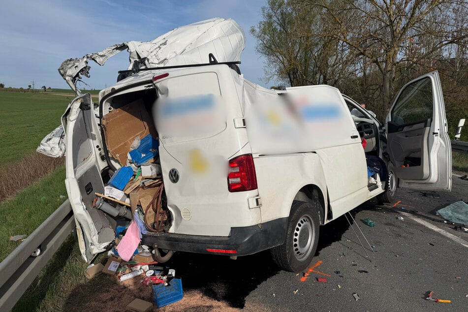Der Fahrer des VWs überlebte den Unfall nicht.