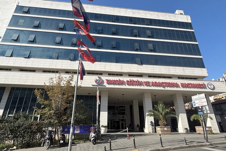 Die Touristen wurden nach ihren Vergiftungserscheinungen im Taksim-Krankenhaus in Istanbul behandelt.