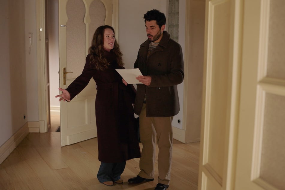 Matteo ist von einer spontanen Wohnungsbesichtigung überrumpelt.