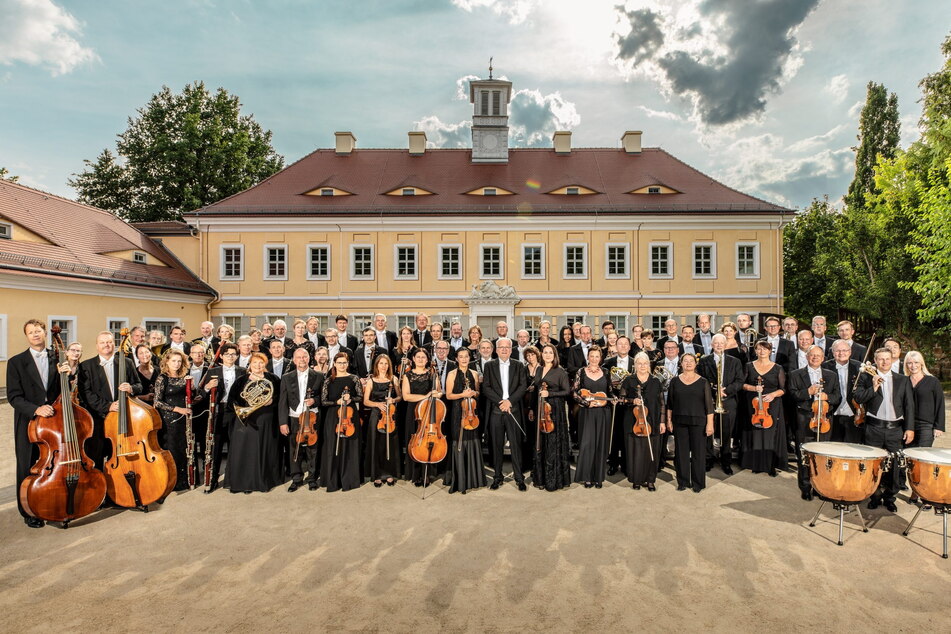 Das Orchester der Elbland Philharmonie wird die Kantate im Hengststadion spielen.