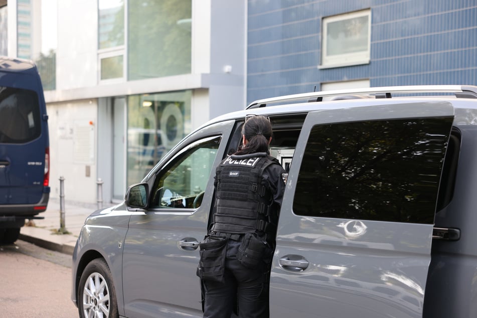 Dresden, St. Petersburger Straße: Die Dealer-Razzia dauerte am Mittwochmorgen an.