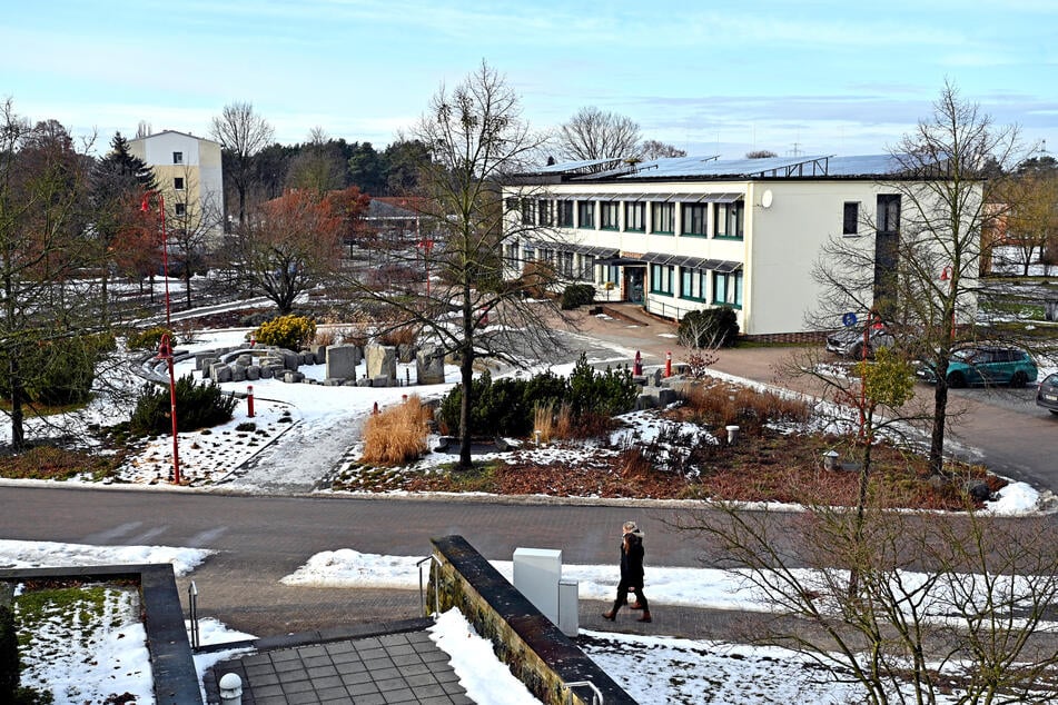 Ein Brunnen schmückt das Zentrum von Boxberg. Der Ort ist mit der Förderung der Braunkohle und dem Bau des Kraftwerkes groß geworden. Heute zählt er gut 3000 Einwohner.