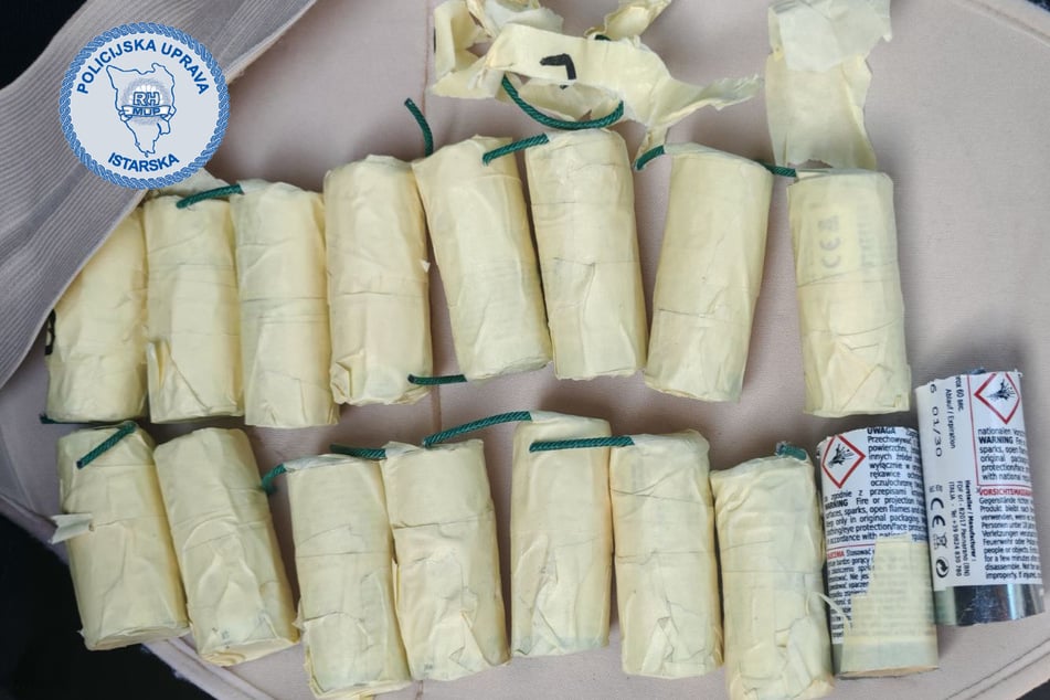 Insgesamt 17 Pyro-Artikel hatte der junge Istra-Fan versucht, ins Stadion zu schmuggeln.