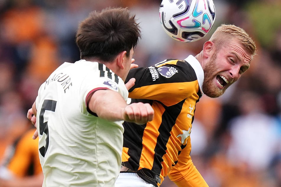 Oliver McBurnie (30, r.) ist einer der Konkurrenten im Sturm für den Neuzugang von Union Berlin.