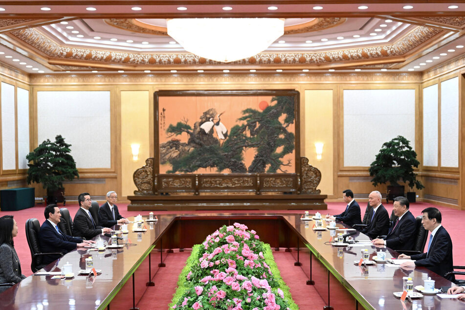 President Xi Jinping praised the former Taiwan president for his support of China.