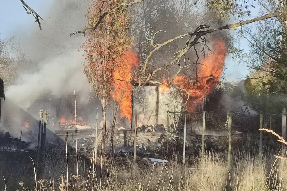 Der Bungalow wurde vollständig zerstört.