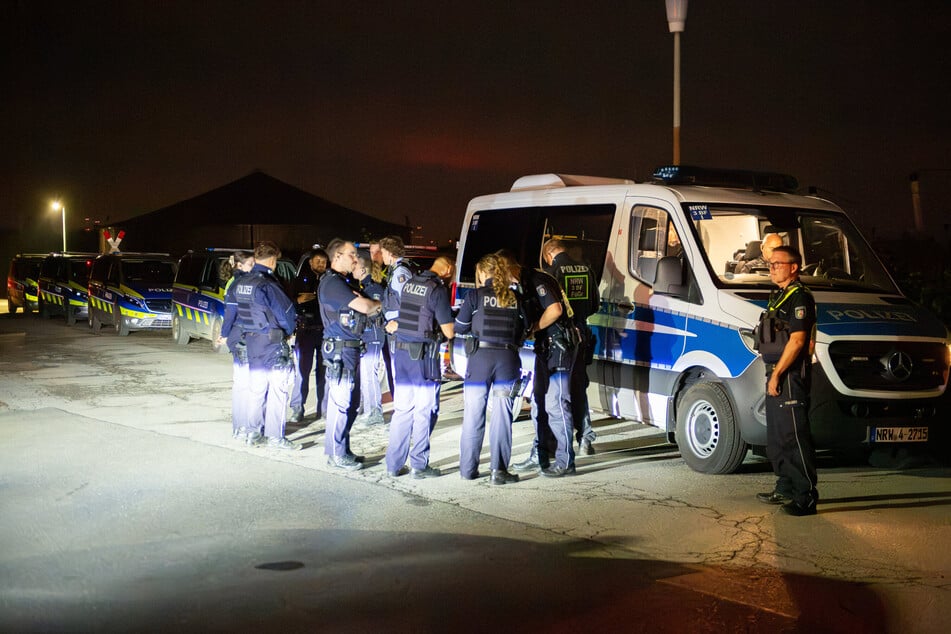 Mit einem Großaufgebot rückte die Polizei nach Bergheim im Rhein-Erft-Kreis an.