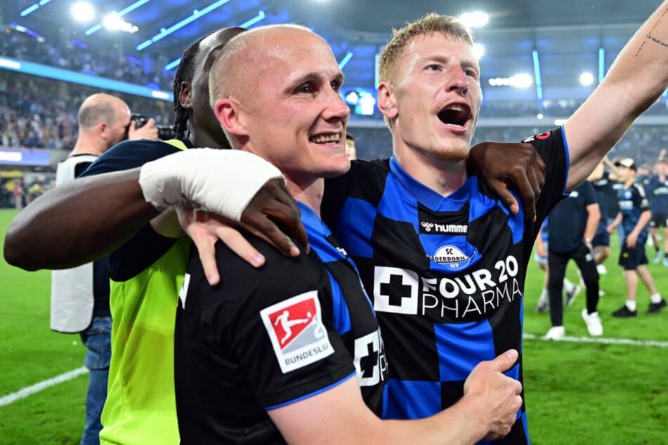 Paderborns Laurin Curda (24, r.) soll beim HSV auf dem Zettel stehen.