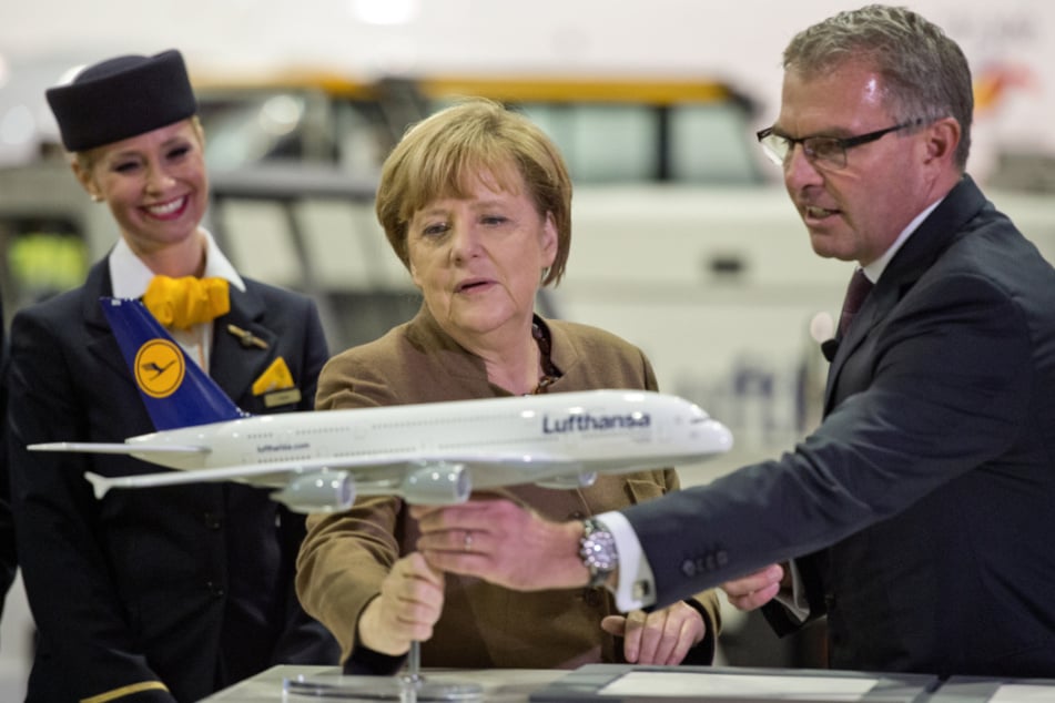 Bundeskanzlerin Angela Merkel (65, CDU) mit Lufthansa-Chef Carsten Spohr (53) (Archivbild).