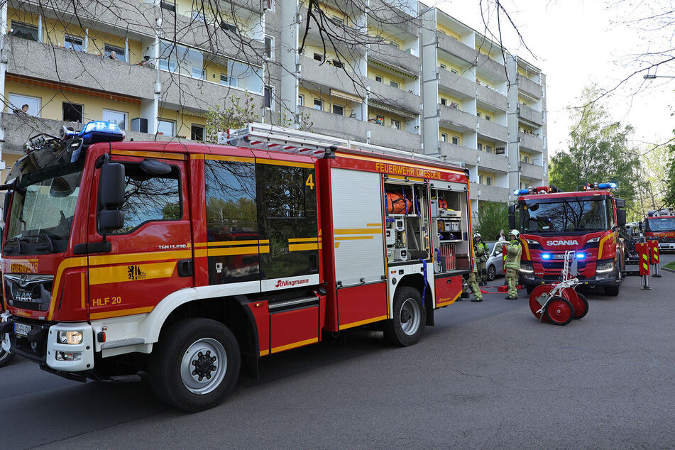 33 Feuerwehrleute mussten anrücken, um das Feuer in Griff zu bekommen.