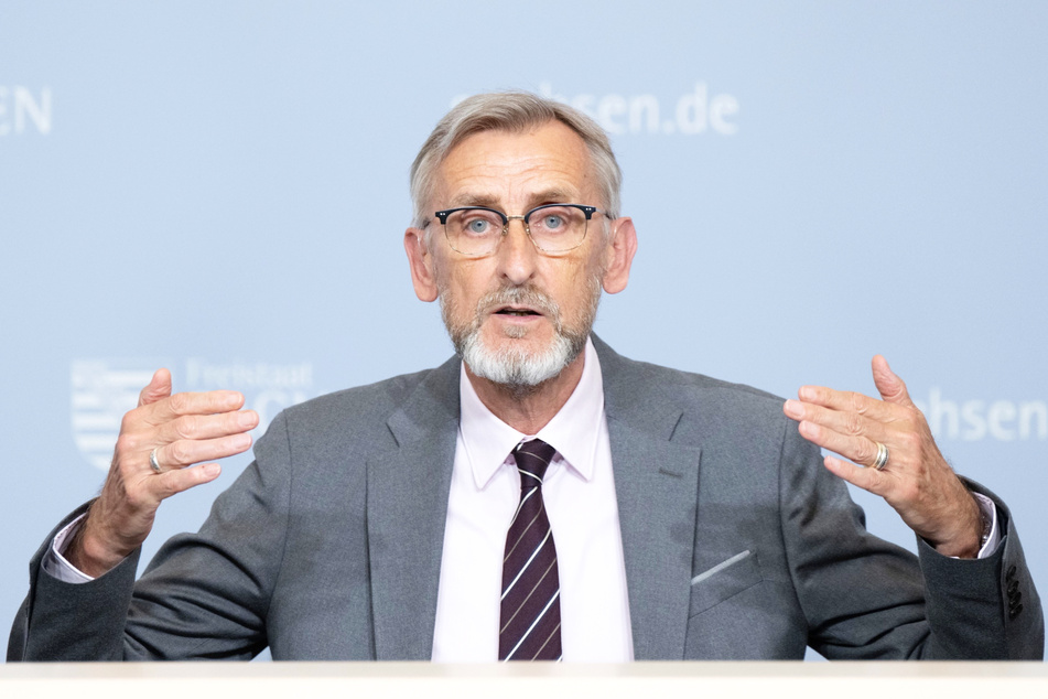 Innenminister Armin Schuster (62, CDU) geht der Plan von Faeser nicht weit genug.