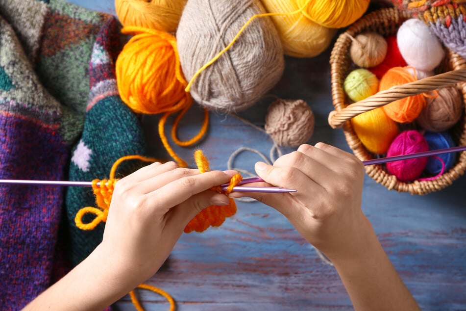 Ob Anfänger oder Profi: Beim Strick- und Häkel-Treff stehen Kreativität und Austausch im Mittelpunkt.