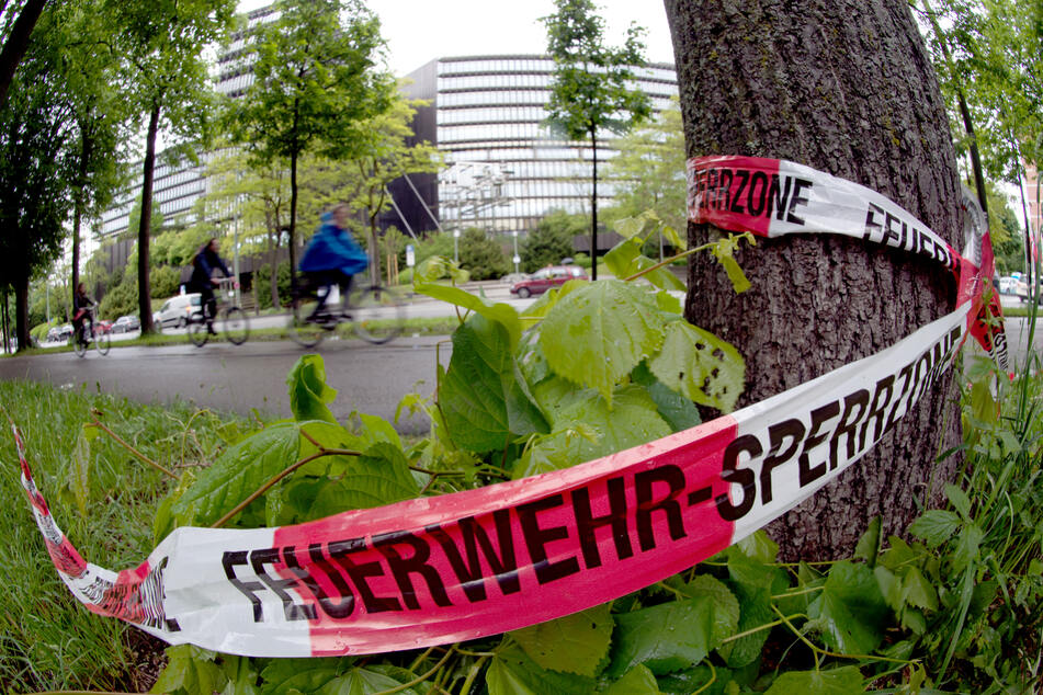 Am späten Abend des 28.05.2013 wurde an der Stelle ein 31 Jahre alter Radfahrer von einem unbekannten Mann so schwer verletzt, dass er kurze Zeit später im Krankenhaus starb.
