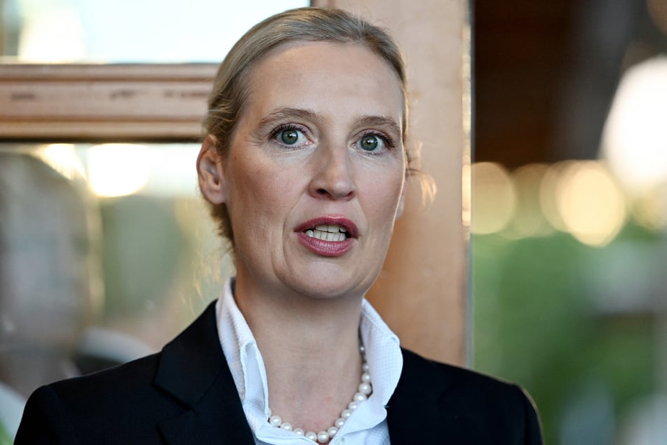 AfD-Chefin Alice Weidel (47) liebäugelt mit einem BSW-Regierungs-Szenario.