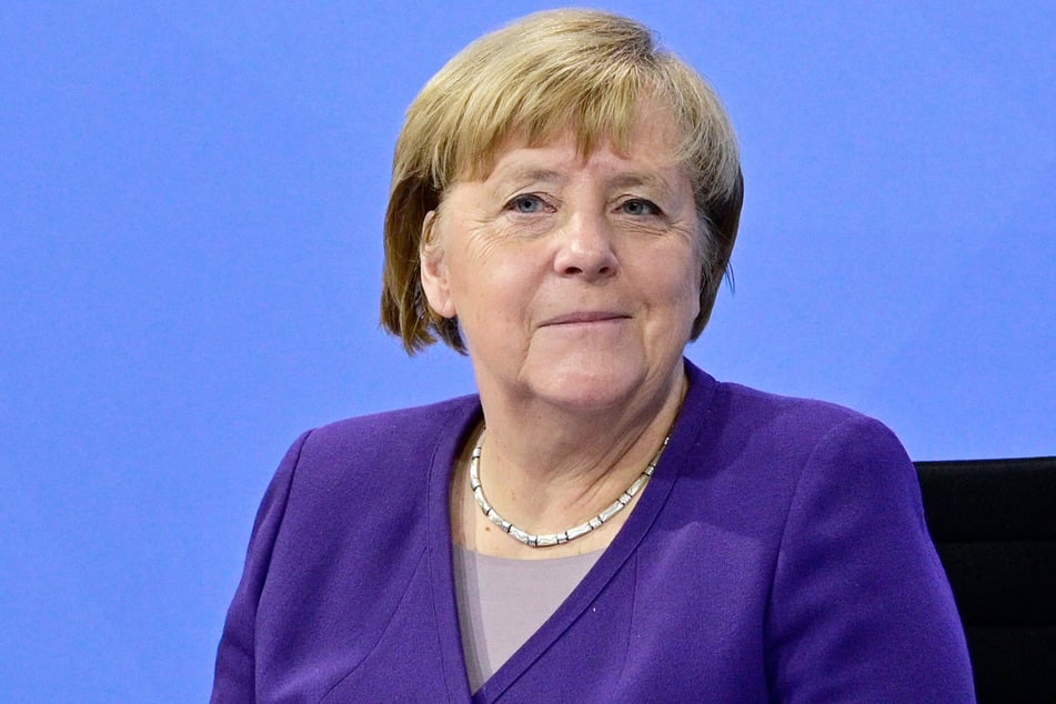 Ob sich die echte Angela Merkel (68) ein Leben als Detektivin vorstellen könnte?