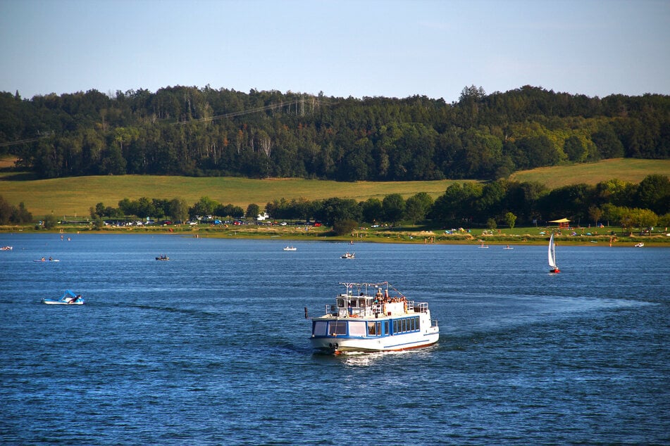 Bei einer Schiffsrundfahrt auf der Talsperre Pöhl gibt es viel zu sehen.