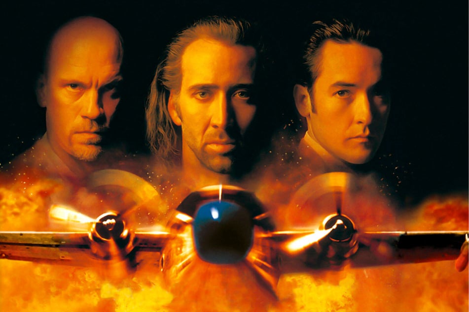 In "Con Air" gibt es Actionszenen zu sehen, doch es bleibt auch mal Zeit, um lachend durchzuatmen.