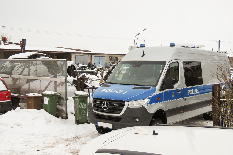 Überraschungsbesuch der Soko Argus. Die Spezialisten durchsuchten gemeinsam mit polnischen Beamten ein Objekt in Niederschlesien.