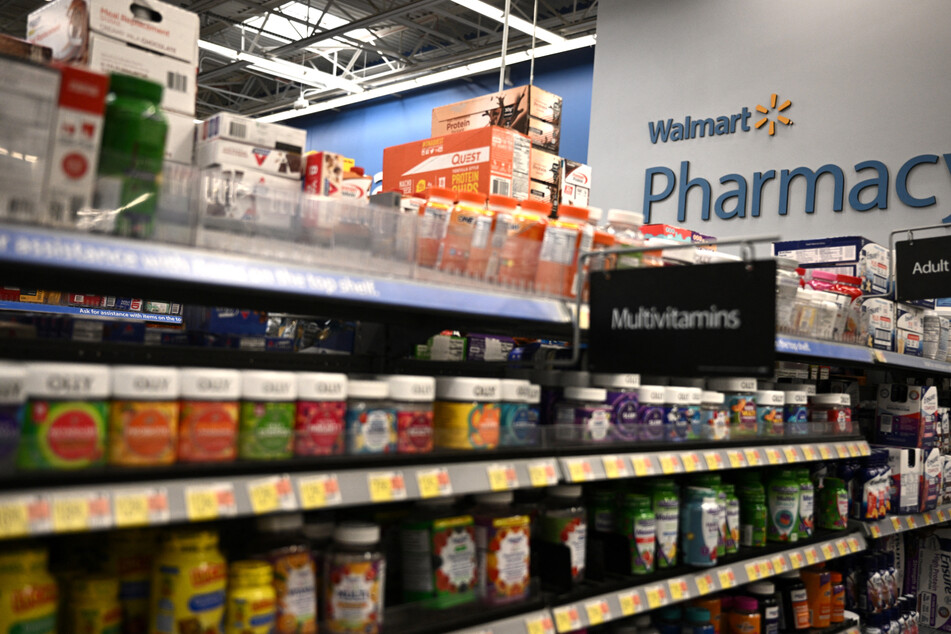 Häufiger Anblick in US-Supermärkten: Harmlose Vitamin-Pillen, aber auch richtige Medikamente. (Symbolbild)