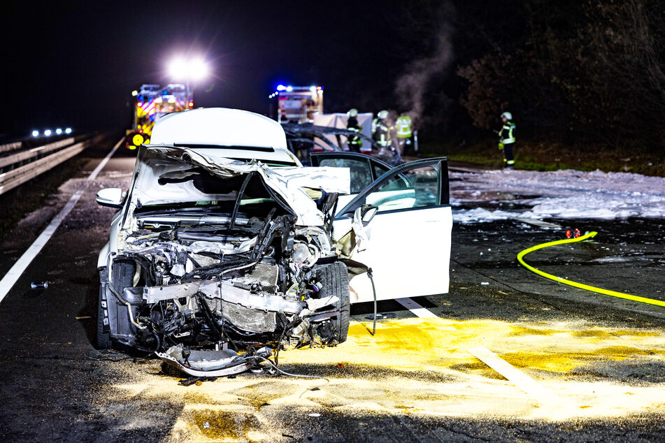 Am Samstagabend kam es auf der B45 bei Rodgau (Südosthessen) zu einem Zusammenstoß zweier Mercedes.