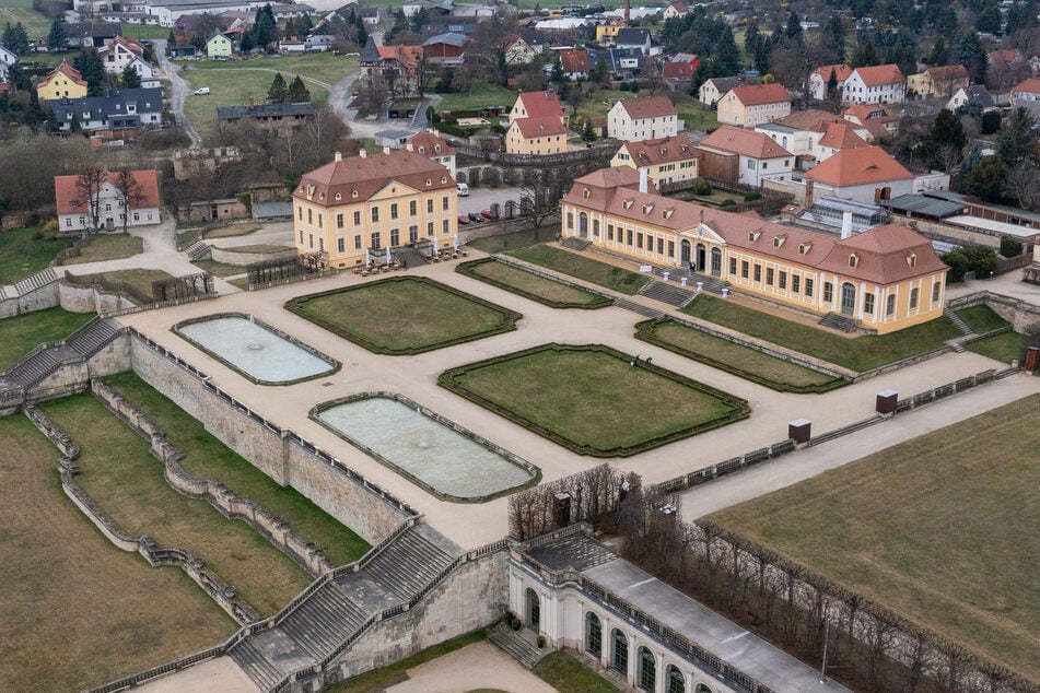 Im Barockgarten Großsedlitz können Besucher barocke Skulpturen und Gartenkunst entdecken. (Archivfoto)